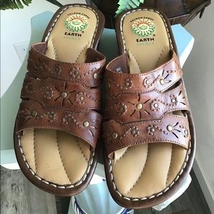 like New🌹🌹Earth spirit women’s size 7